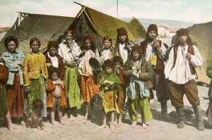 &bdquo;Originali și neast&acirc;mpărați&rdquo;. Țiganii de șatră, prin ochii jandarmilor din alte vremuri