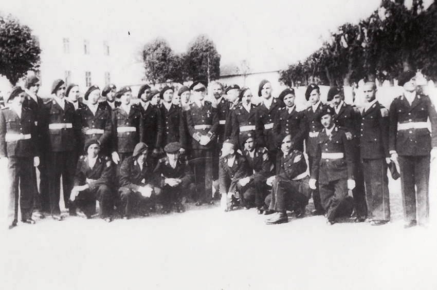 Băieți de liceu militar